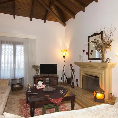 Stone House - Mani *