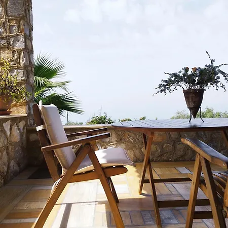 Stone House - Mani Platsa