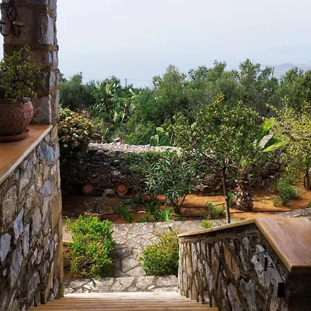 Stone House - Mani Platsa