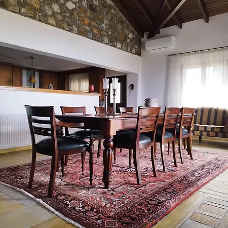 Stone House - Mani Plátsa
